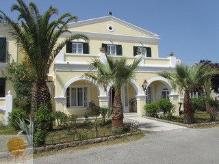 2-East-Side-Entrance