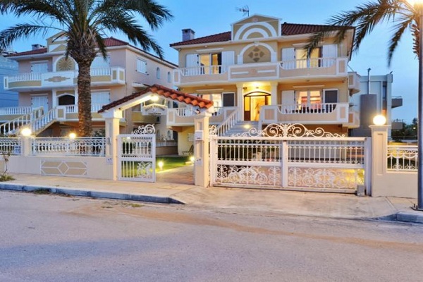 663DDC8A4FCBCD8ED3133C41FA58EECB-VIEW-SLIDESHOW-1