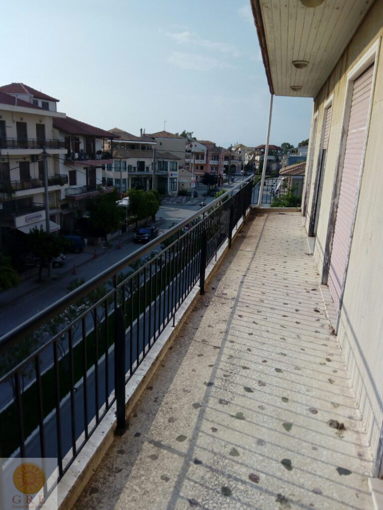 IMG-feb15106df3283aeef3e924ba36cf0a6-V