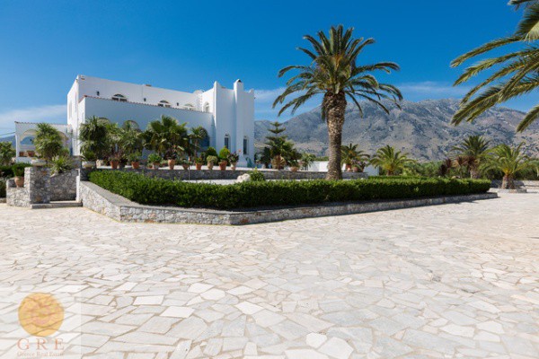 Villa-for-sale-Crete-Georgioupoli-Crete-external-area