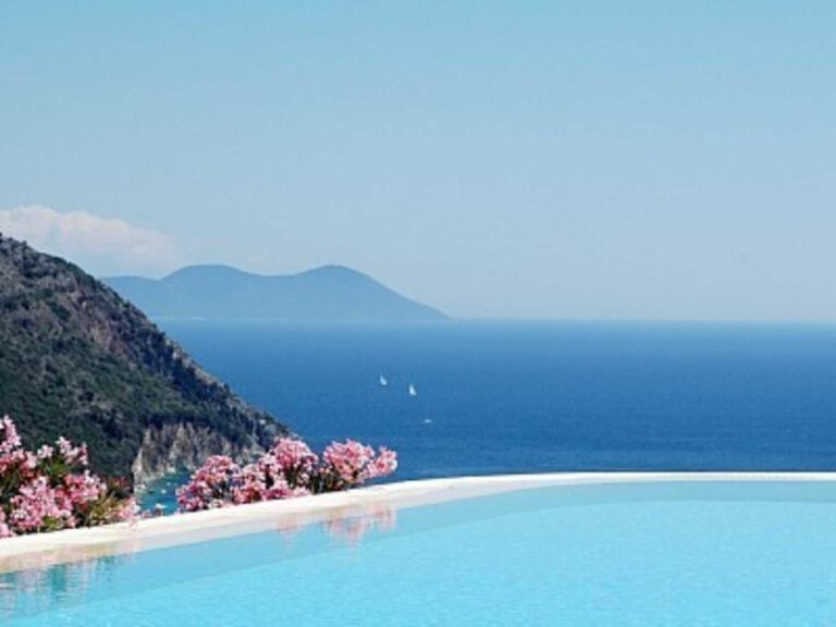 large_21fc25e45987698580d485f5917aab03